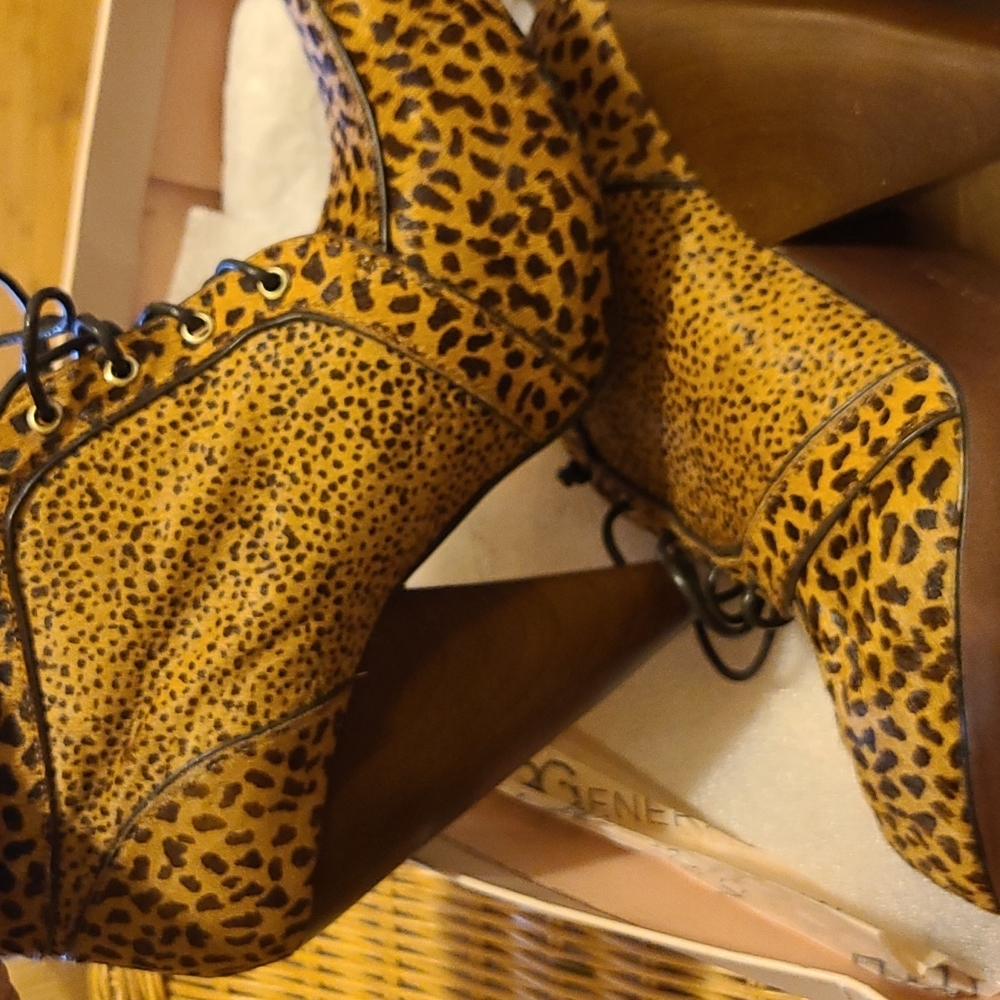 Booties - Picture 3 of 4